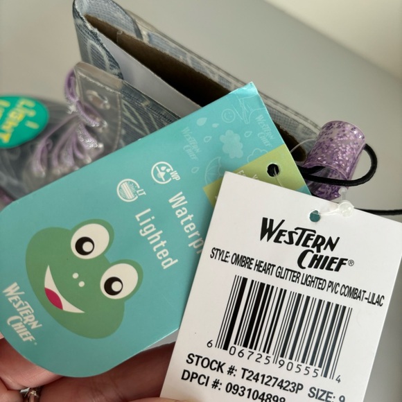 Western Chief Baby/Toddler Girls' Light Up Heart Glitter Rain Boots - Purple - Picture 4 of 8